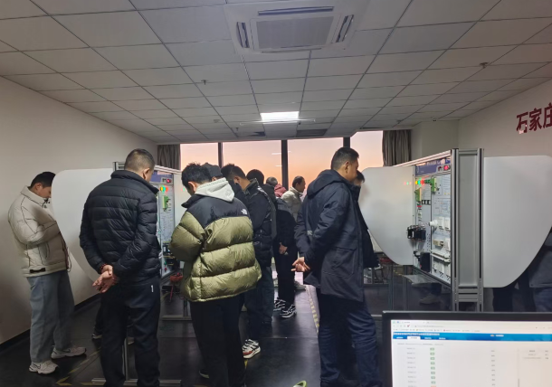 電工證需培訓(xùn)幾天,報(bào)名費(fèi)多少錢? 